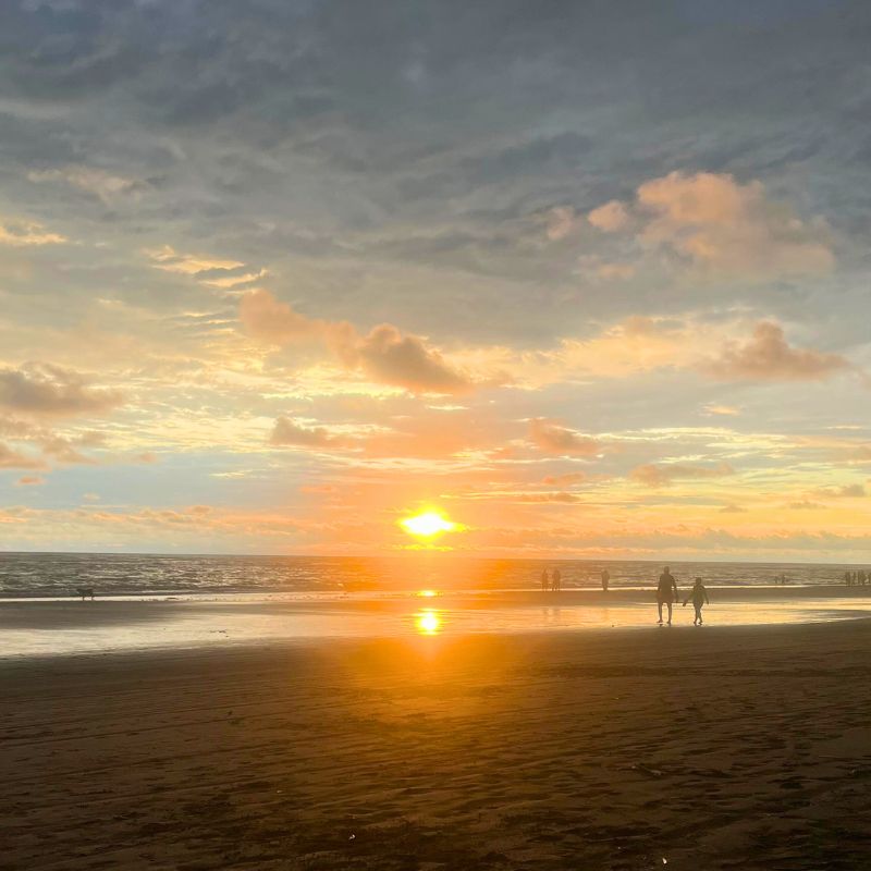 Atardecer en La Barra, Pacífico colombiano