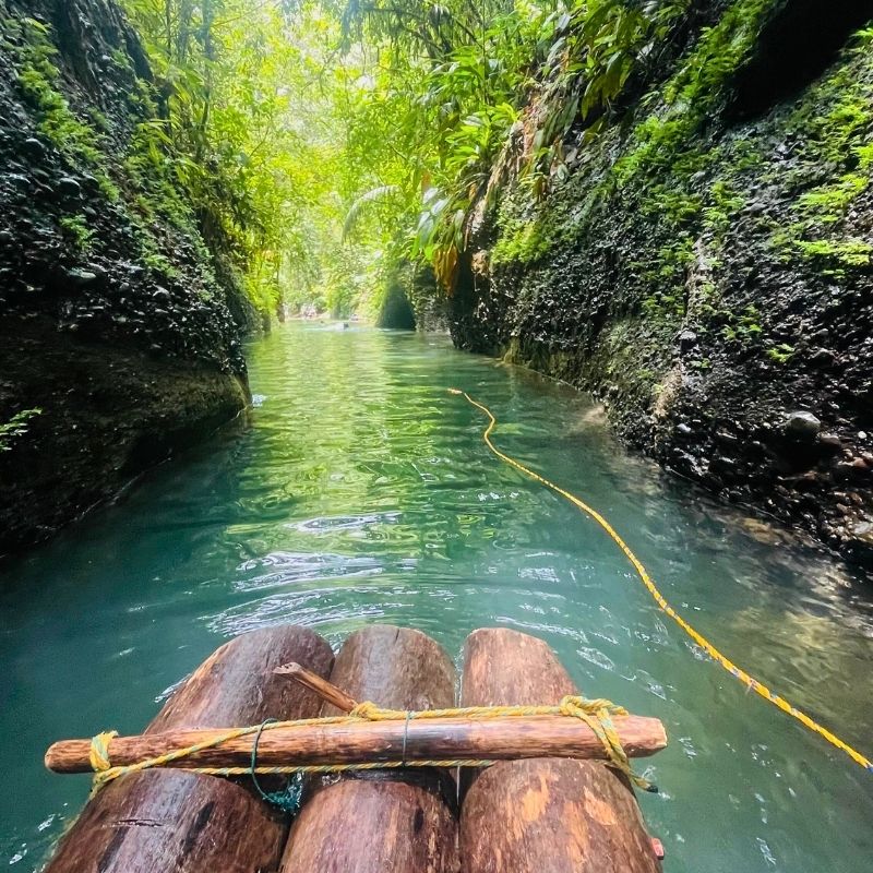 Paisaje natural del Cañón de la Angostura en Buenaventura
