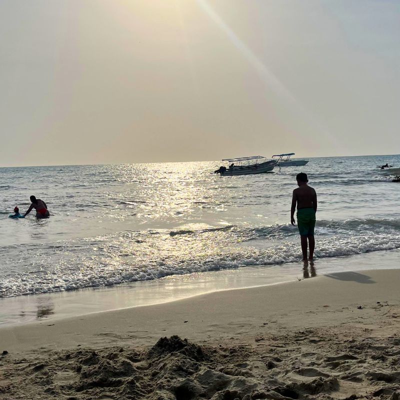 Vista de la playa en Rincón del Mar, Sucre