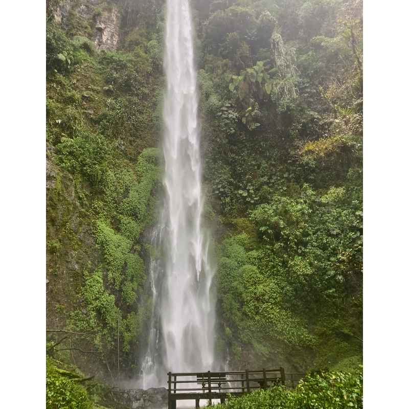 Cascada Los Frailes en el Eje Cafetero